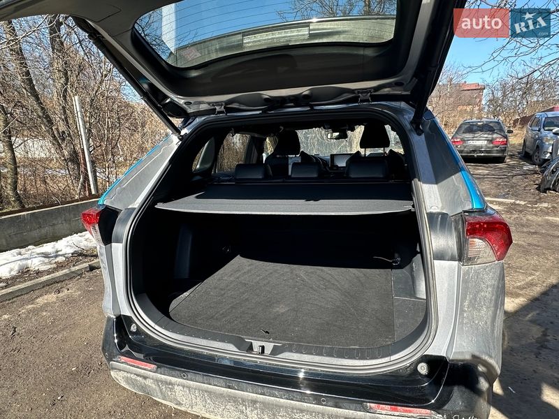 Внедорожник / Кроссовер Toyota RAV4 2019 в Киеве