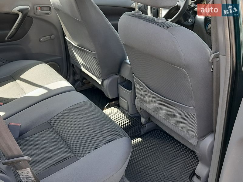 Внедорожник / Кроссовер Toyota RAV4 2003 в Одессе