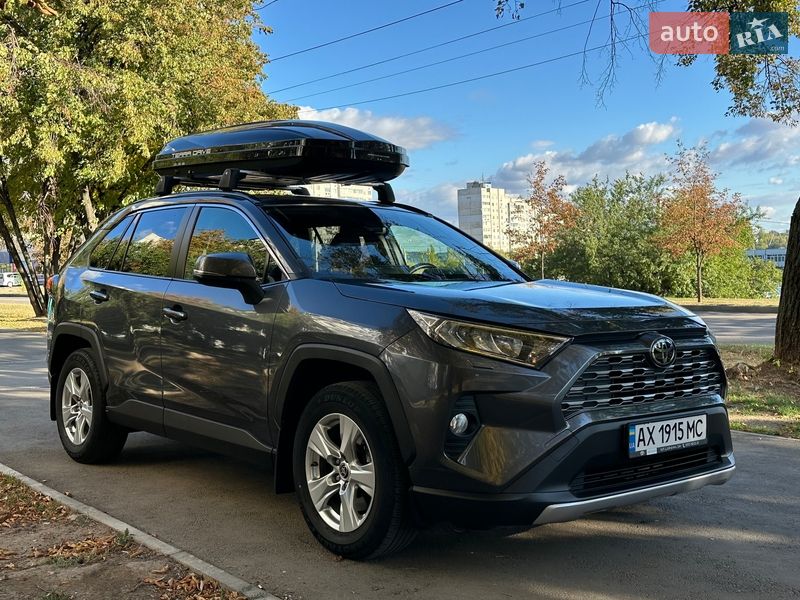 Внедорожник / Кроссовер Toyota RAV4 2021 в Харькове
