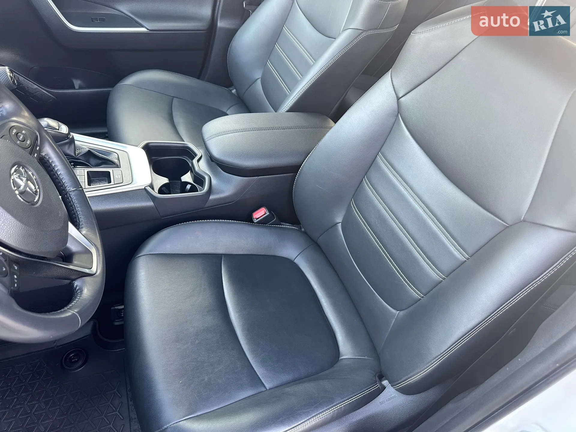 2020 Toyota RAV 4 - мініатюра 4