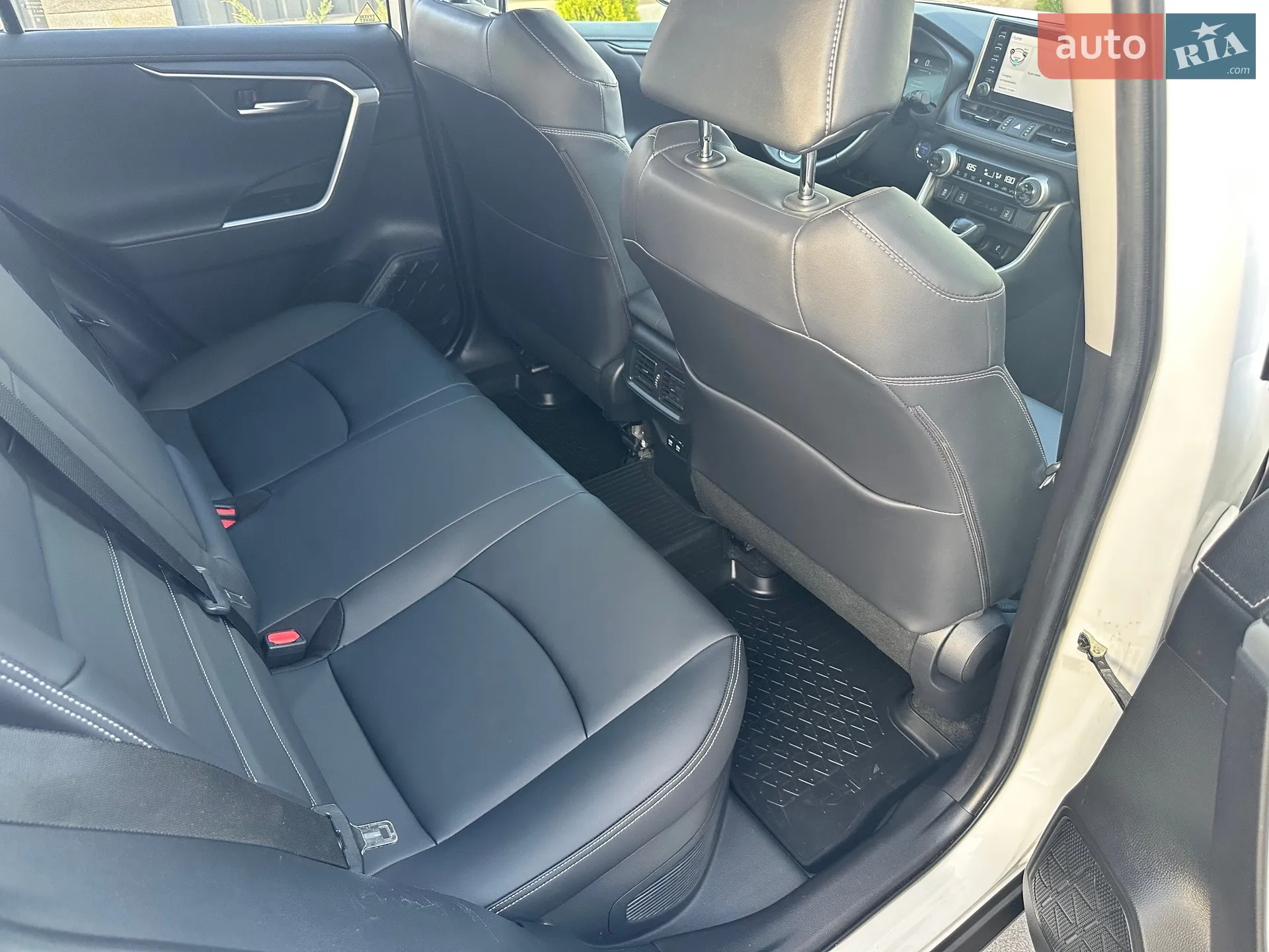 2020 Toyota RAV 4 - мініатюра 12