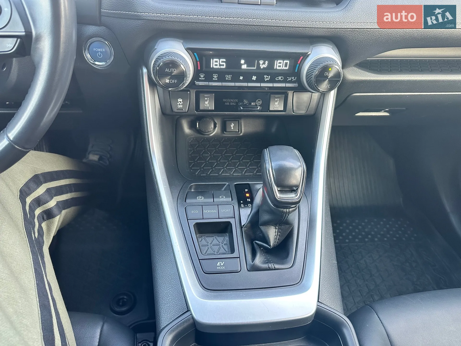 2020 Toyota RAV 4 - мініатюра 17