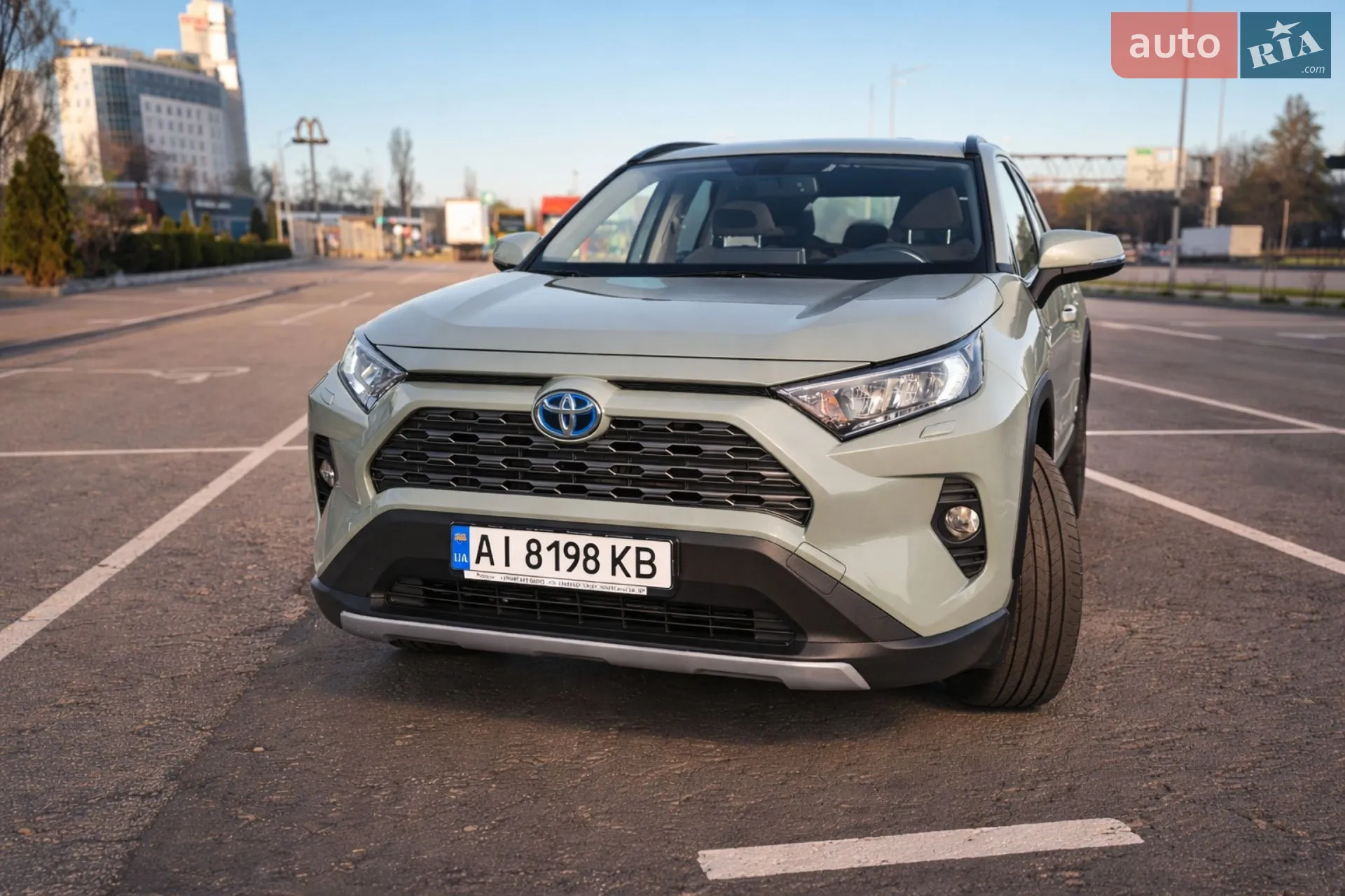 2018 Toyota RAV 4 - фото 1