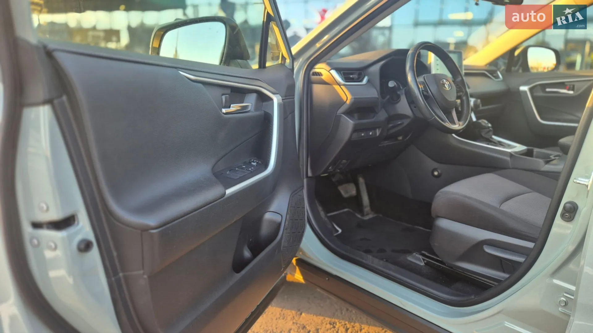2018 Toyota RAV 4 - мініатюра 13