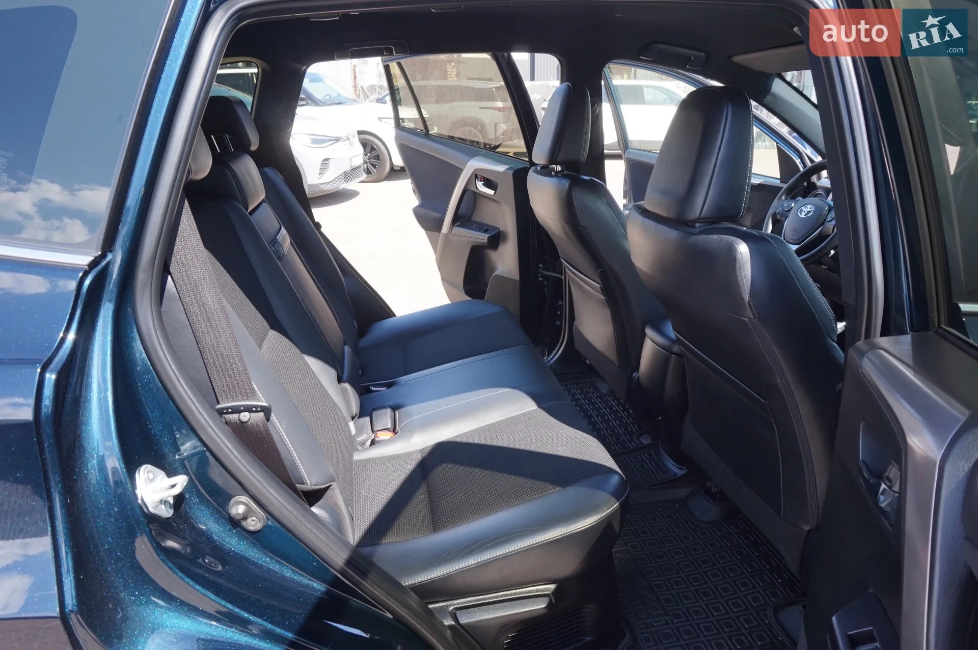 2017 Toyota RAV 4 - мініатюра 26