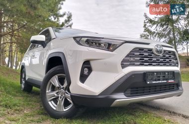 Внедорожник / Кроссовер Toyota RAV4 2023 в Ровно
