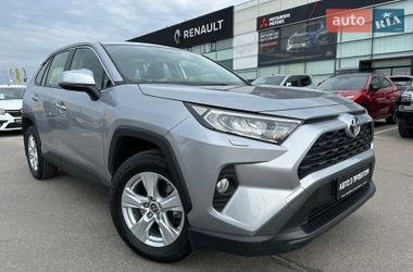 Позашляховик / Кросовер Toyota RAV4 2021 в Києві