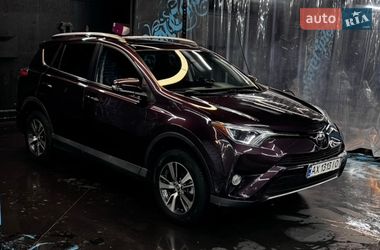 Позашляховик / Кросовер Toyota RAV4 2018 в Києві