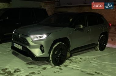 Внедорожник / Кроссовер Toyota RAV4 2020 в Киеве