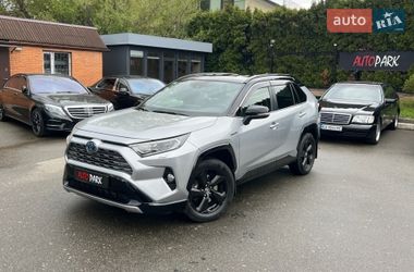 Внедорожник / Кроссовер Toyota RAV4 2019 в Киеве