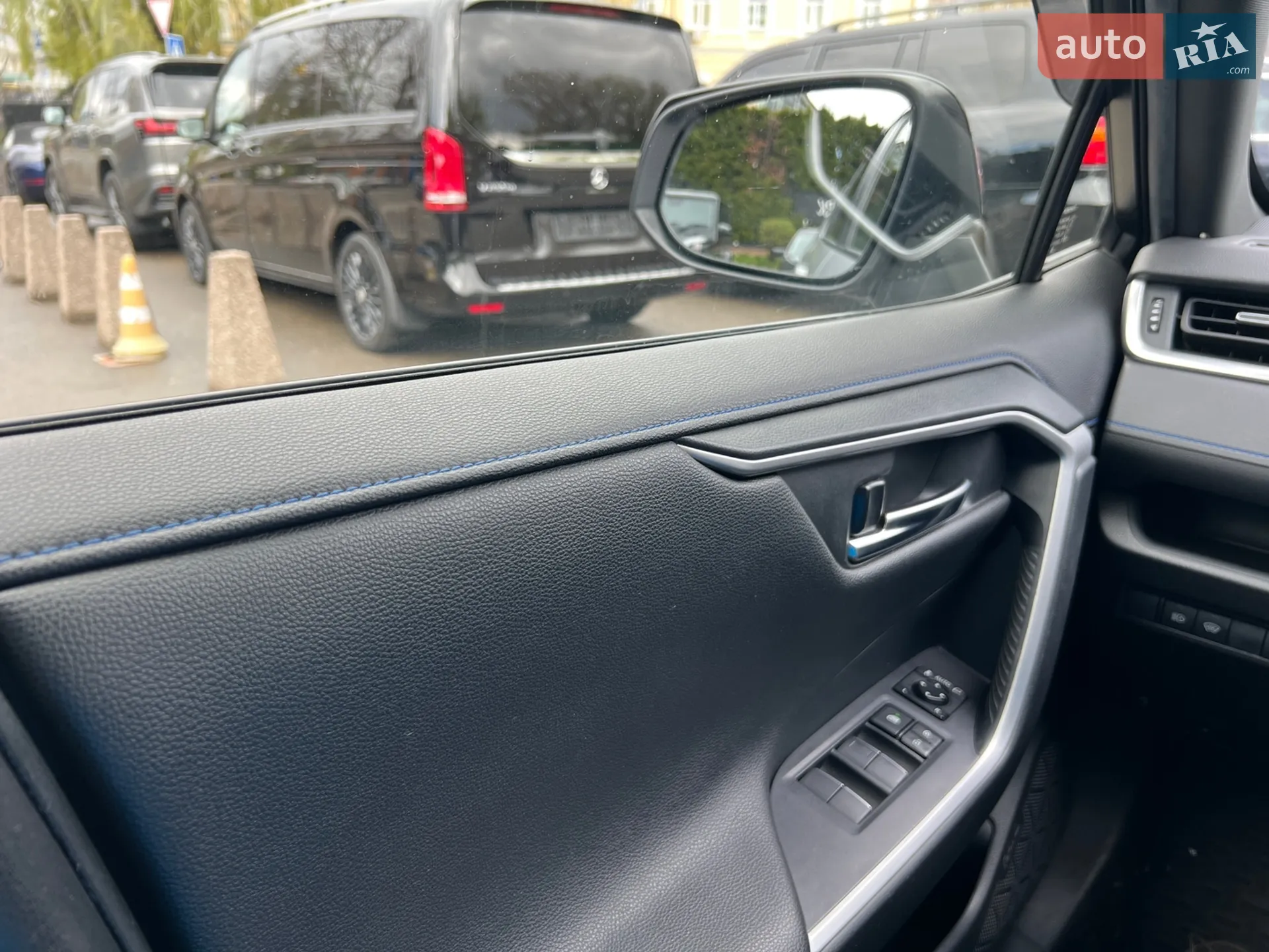 2019 Toyota RAV 4 - мініатюра 16
