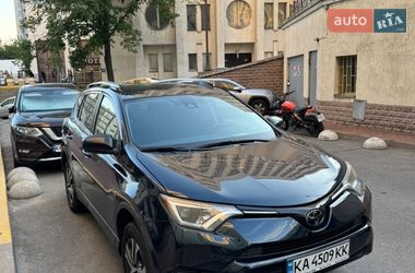 Внедорожник / Кроссовер Toyota RAV4 2018 в Киеве