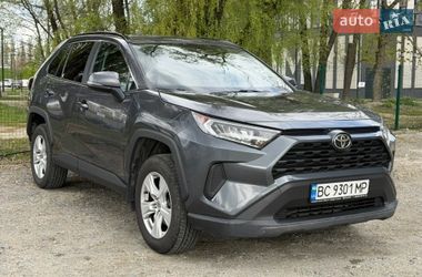 Внедорожник / Кроссовер Toyota RAV4 2019 в Киеве