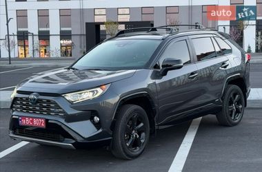 Внедорожник / Кроссовер Toyota RAV4 2021 в Ровно
