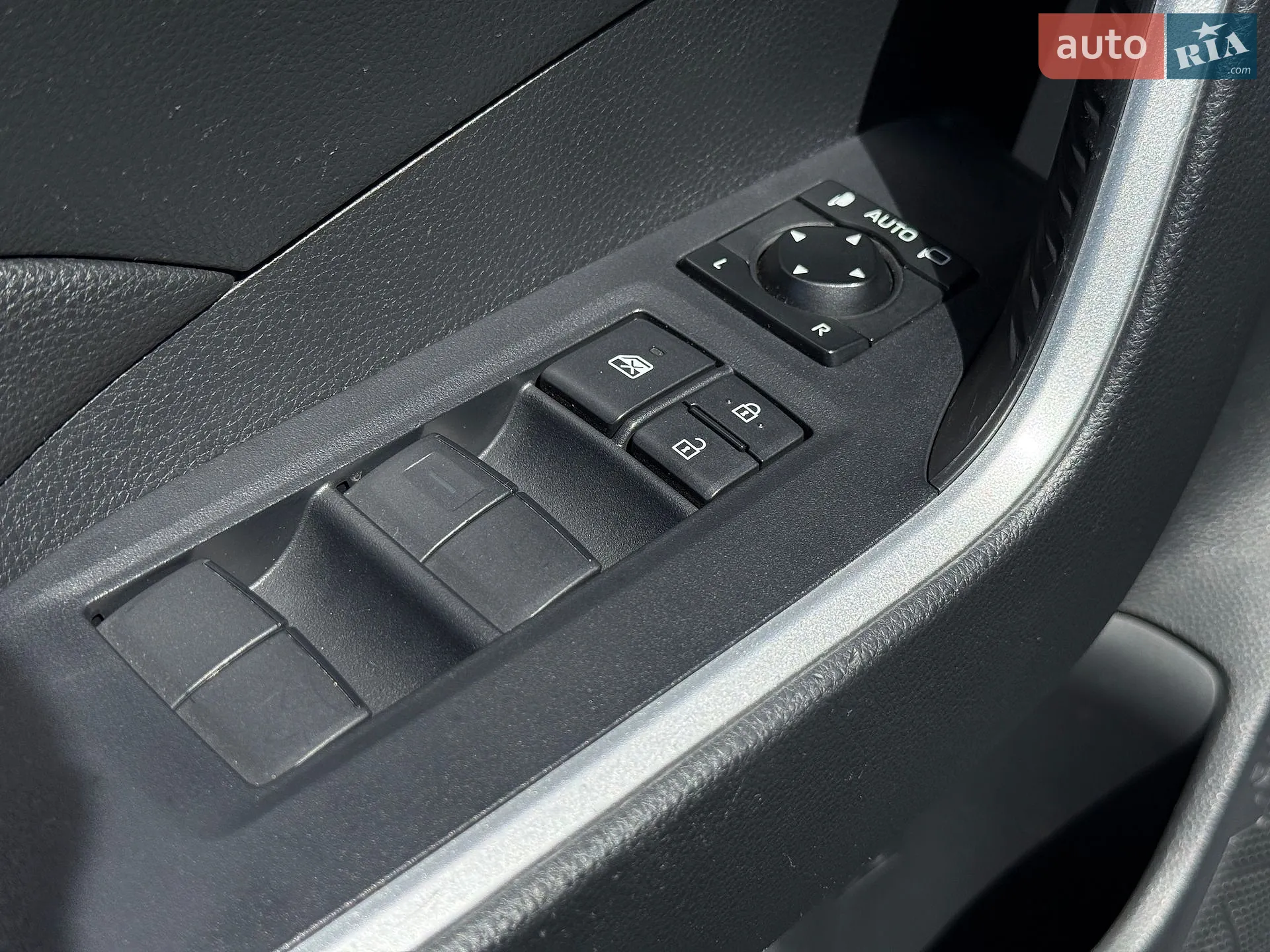 2019 Toyota RAV 4 - мініатюра 24
