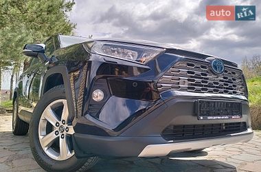Позашляховик / Кросовер Toyota RAV4 2021 в Дубні