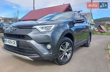 Позашляховик / Кросовер Toyota RAV4 2016 в Яремчі