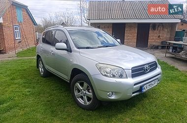 Внедорожник / Кроссовер Toyota RAV4 2006 в Кагарлыке