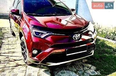 Позашляховик / Кросовер Toyota RAV4 2017 в Івано-Франківську