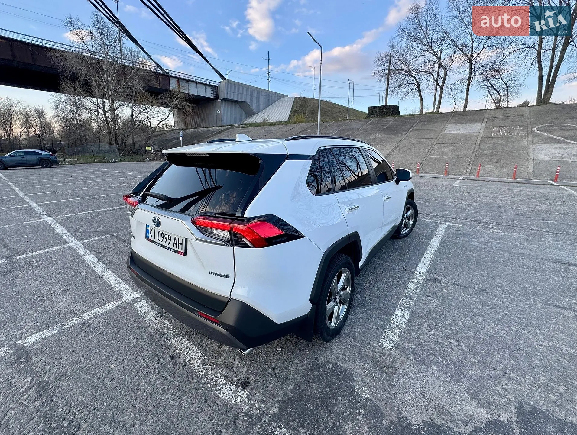 2019 Toyota RAV 4 - мініатюра 13