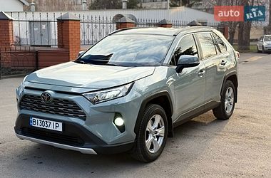 Внедорожник / Кроссовер Toyota RAV4 2021 в Киеве