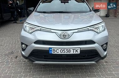Позашляховик / Кросовер Toyota RAV4 2017 в Тернополі