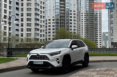 Внедорожник / Кроссовер Toyota RAV4 2022 в Сумах