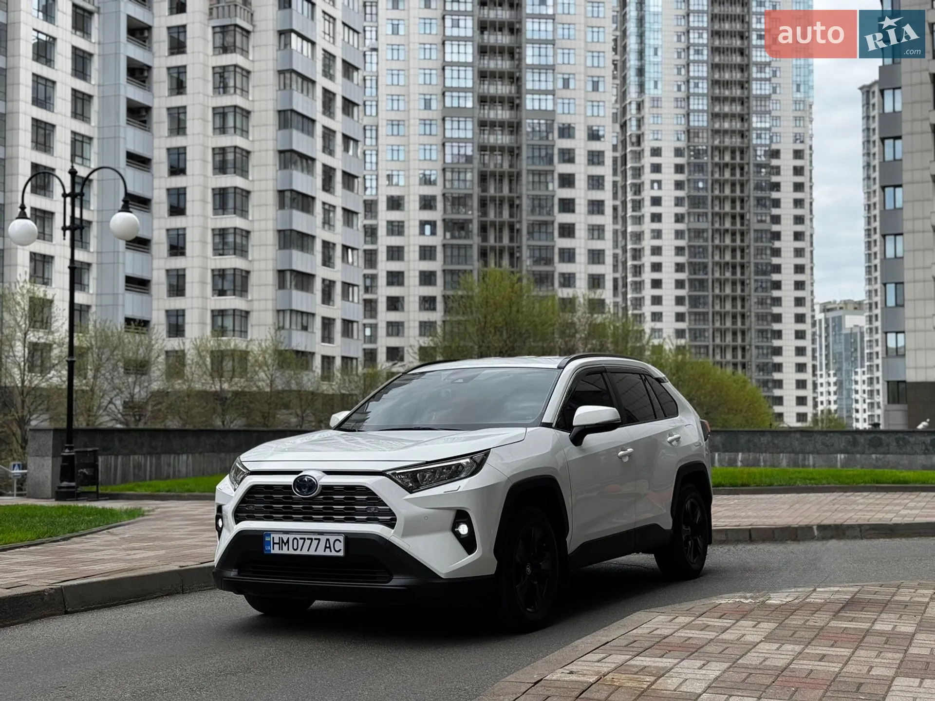 2022 Toyota RAV 4 - фото 1