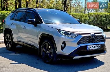 Внедорожник / Кроссовер Toyota RAV4 2020 в Харькове