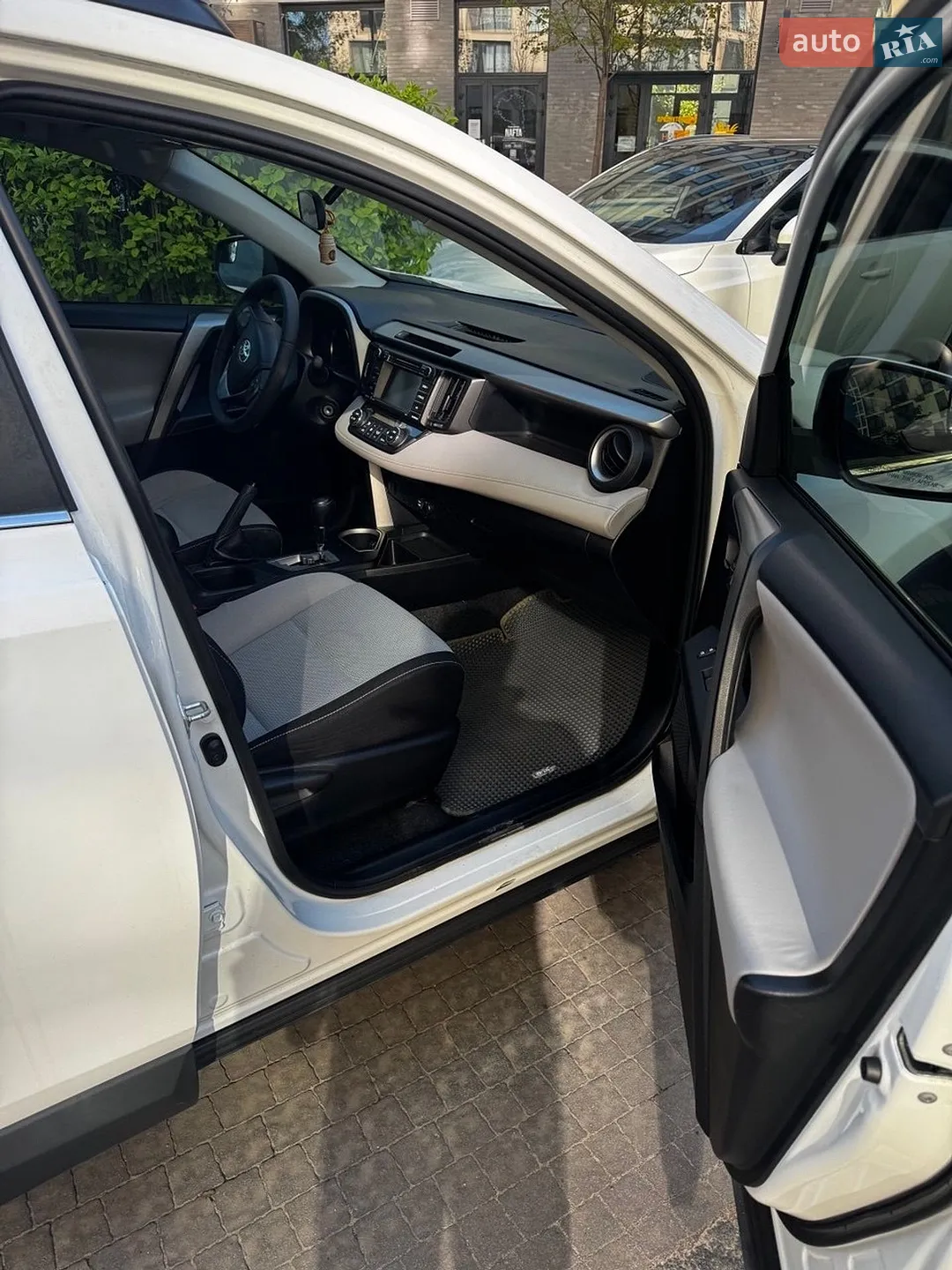 2015 Toyota RAV 4 - мініатюра 9