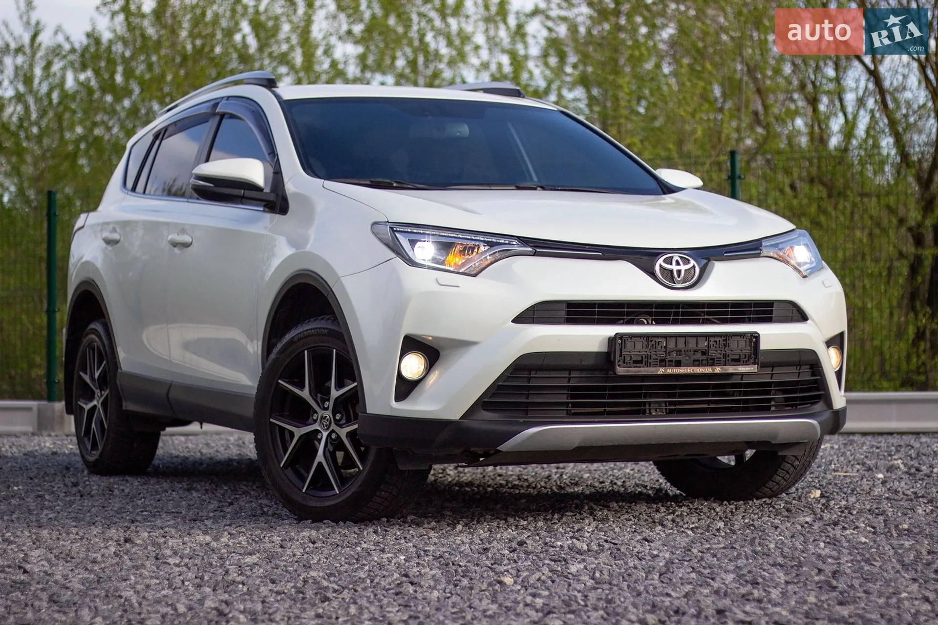 2017 Toyota RAV 4 - мініатюра 2