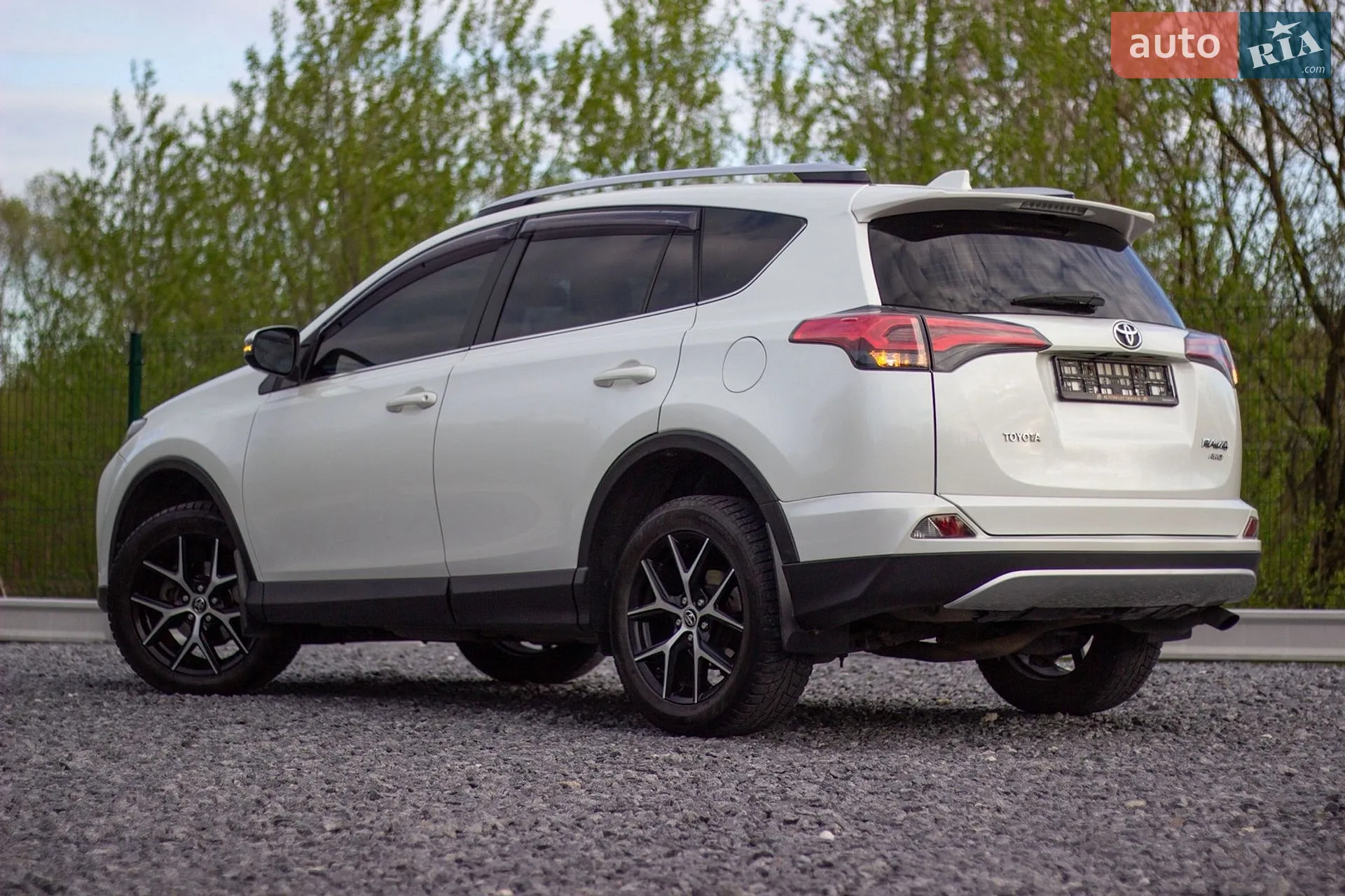 2017 Toyota RAV 4 - мініатюра 16