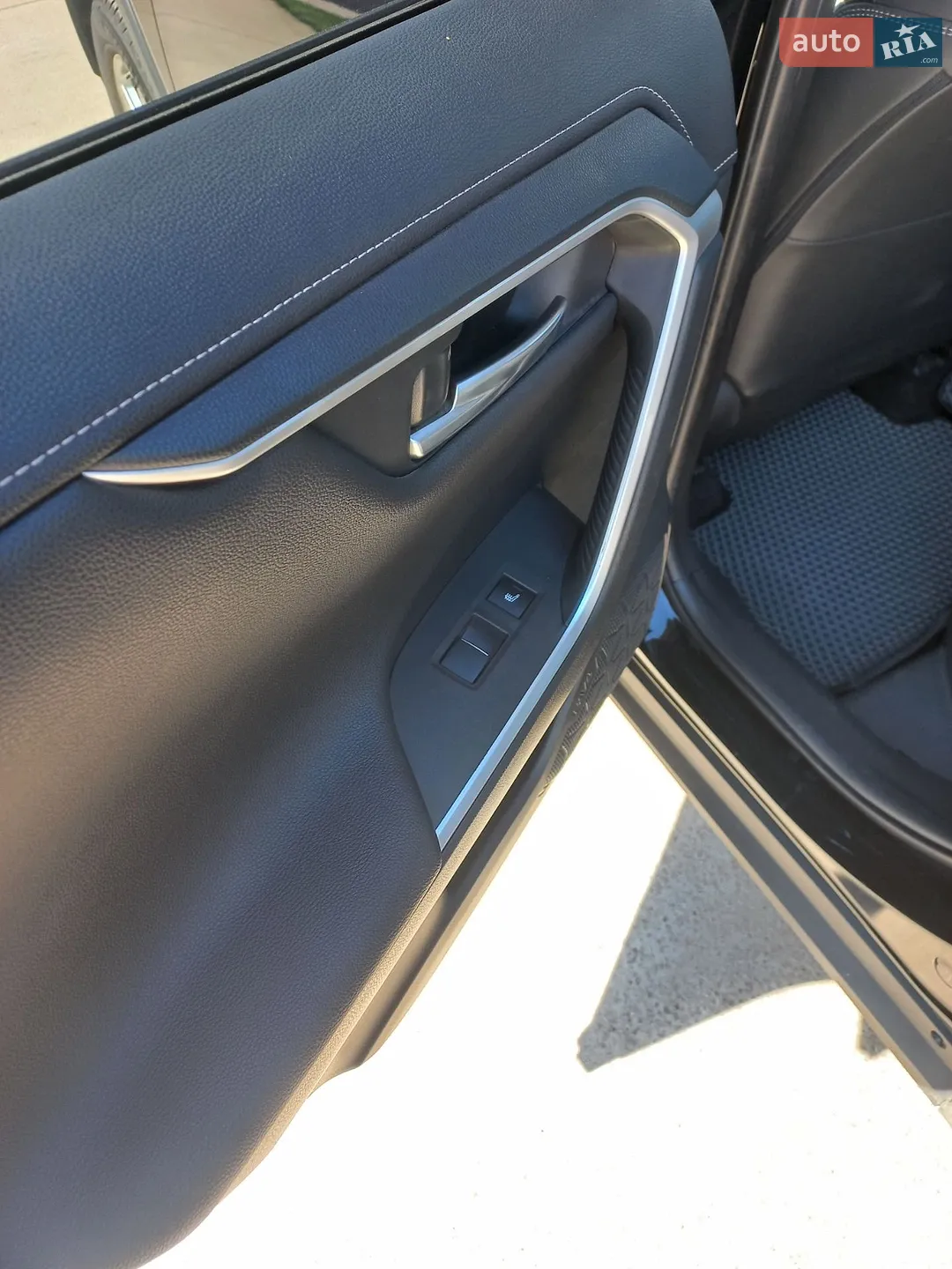 2019 Toyota RAV 4 - мініатюра 18