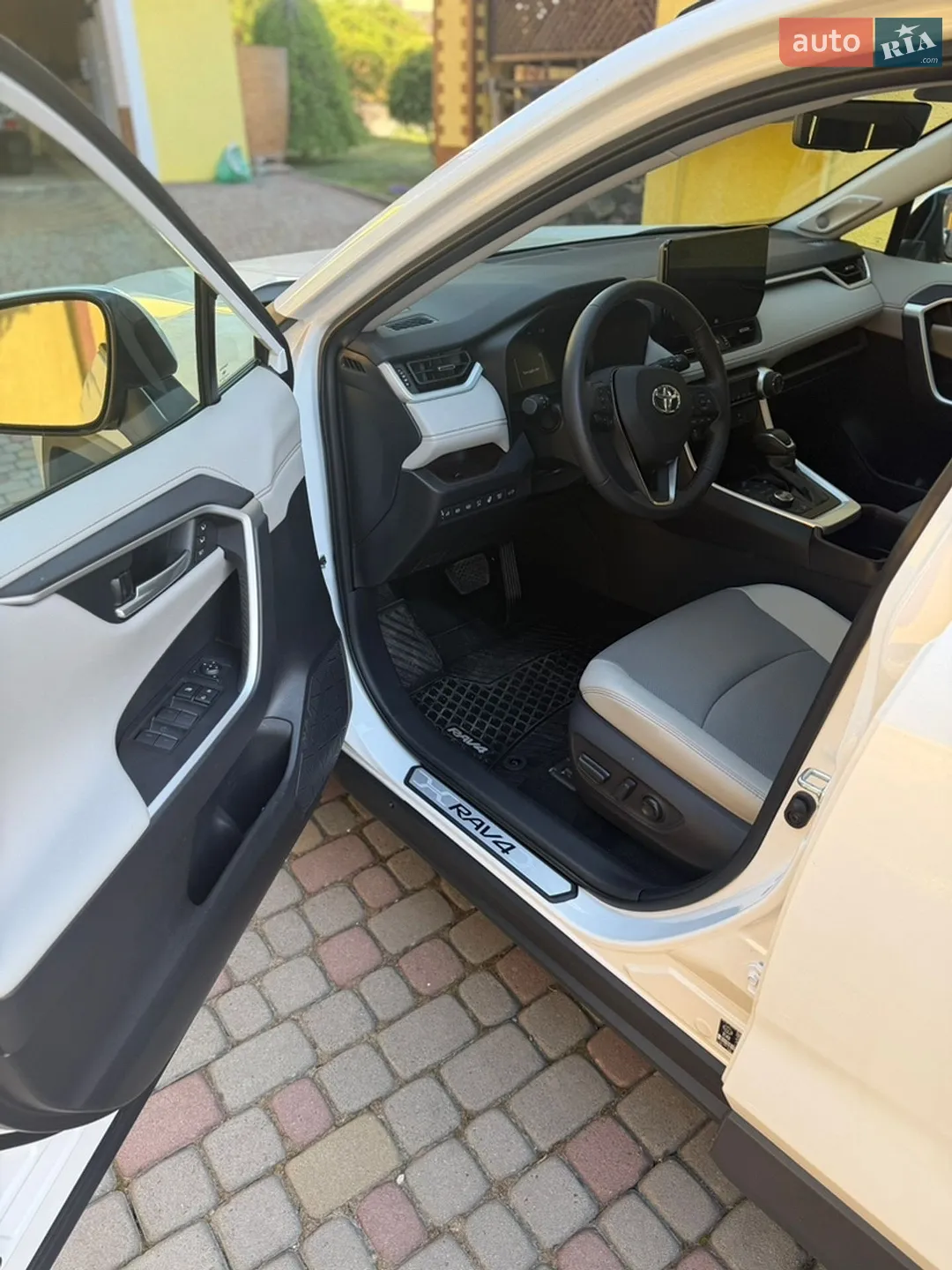 2025 Toyota RAV 4 - мініатюра 17