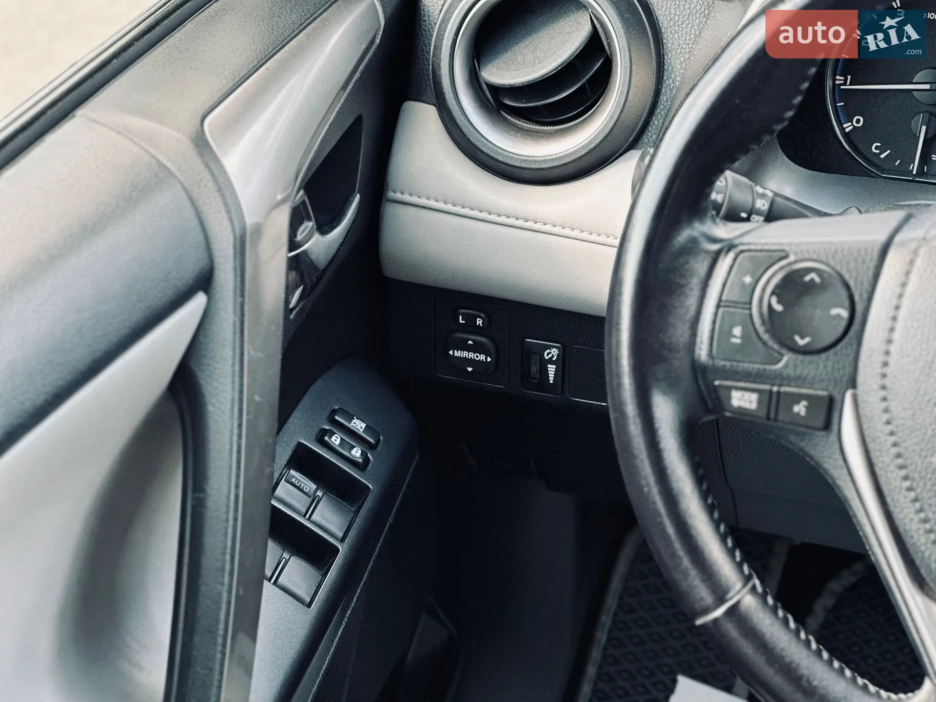2016 Toyota RAV 4 - мініатюра 32
