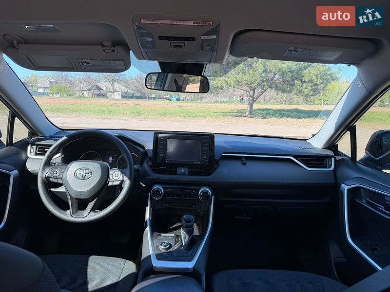 Внедорожник / Кроссовер Toyota RAV4 2022 в Гайвороне