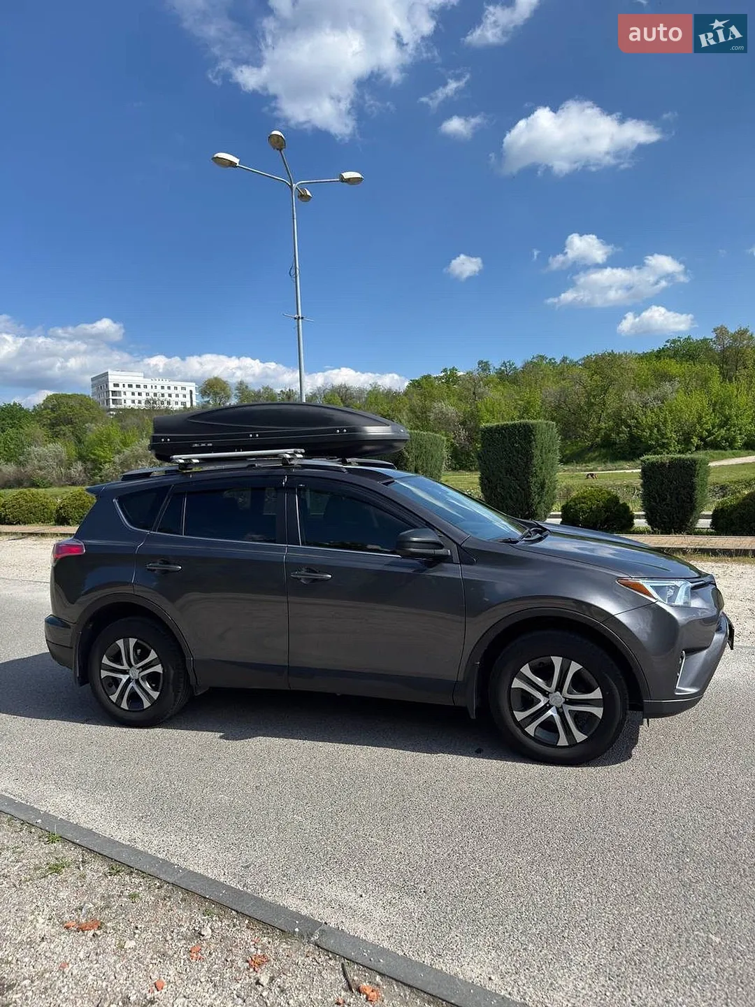 2017 Toyota RAV 4 - мініатюра 2