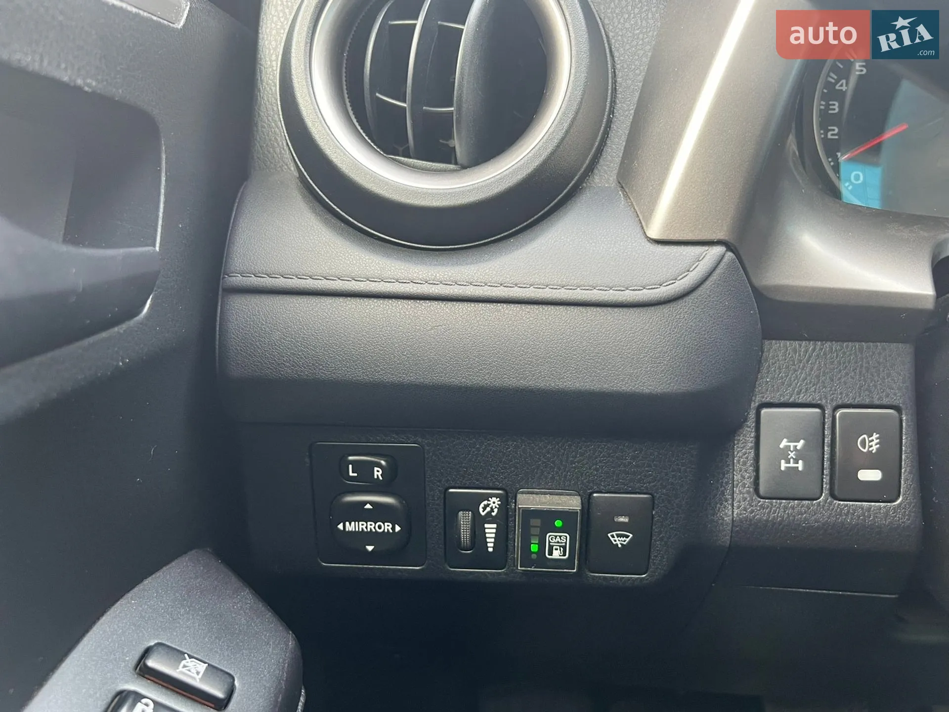 2016 Toyota RAV 4 - мініатюра 26