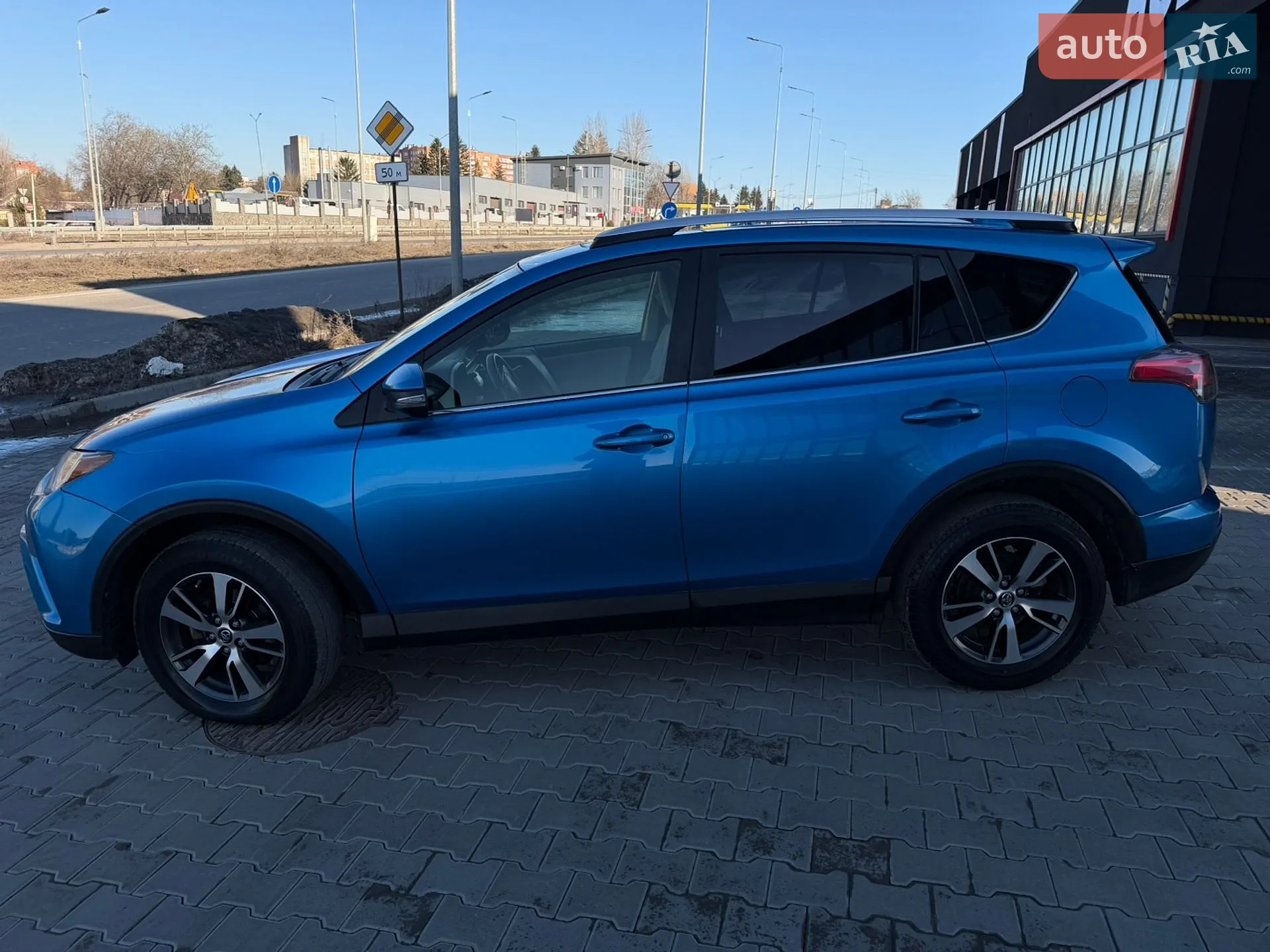 2016 Toyota RAV 4 - мініатюра 4