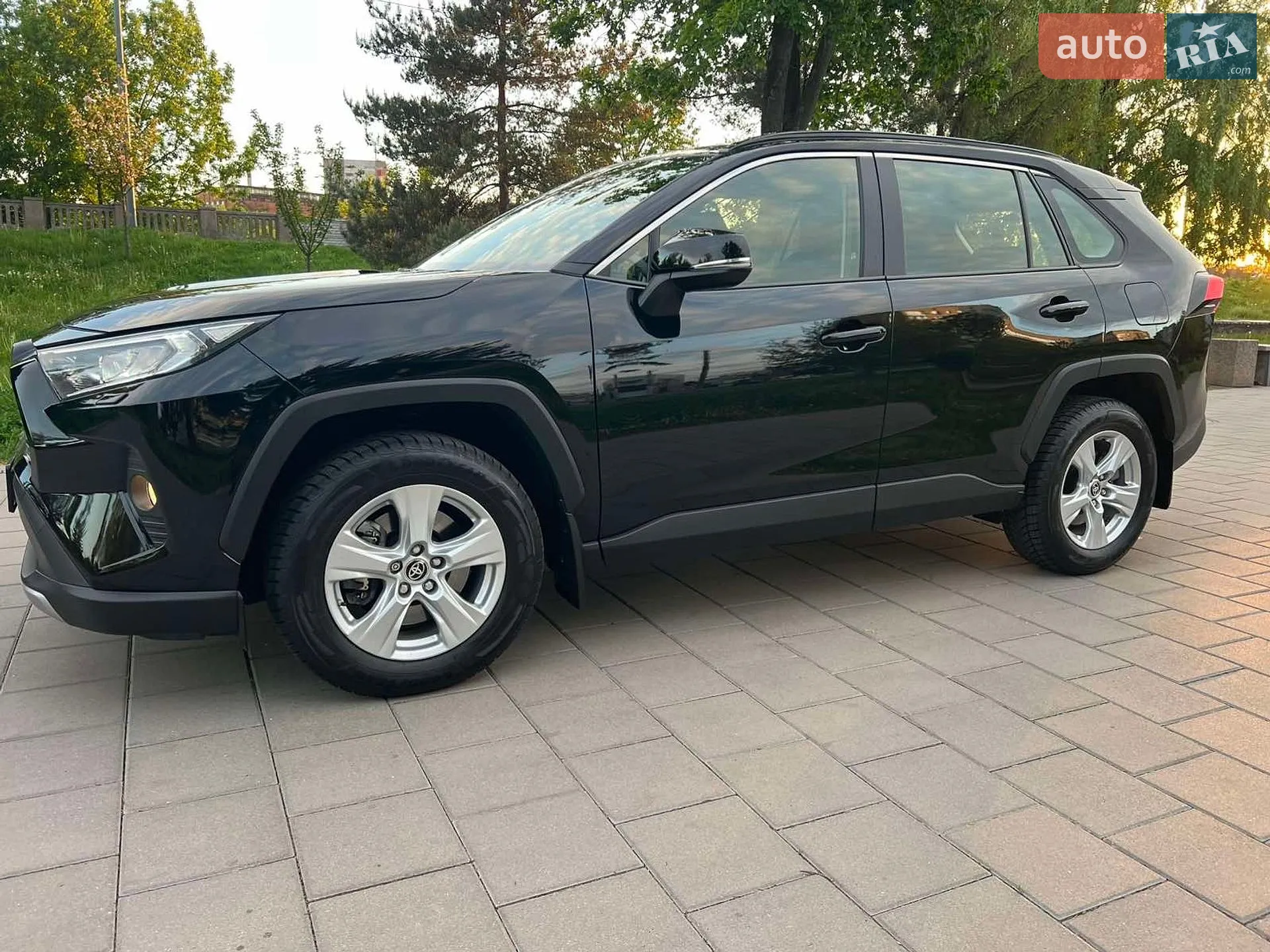 2020 Toyota RAV 4 - мініатюра 6