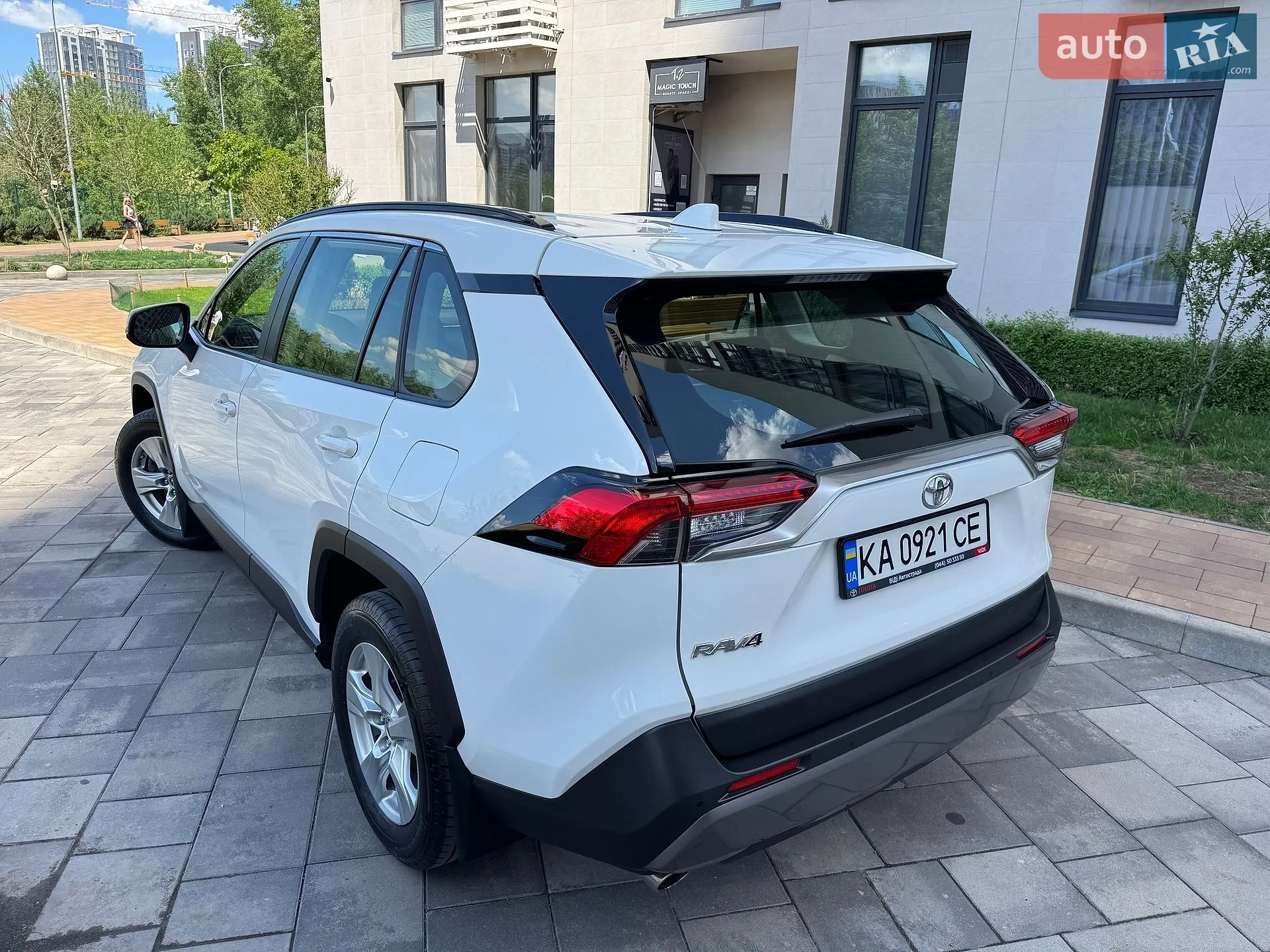 2020 Toyota RAV 4 - мініатюра 4