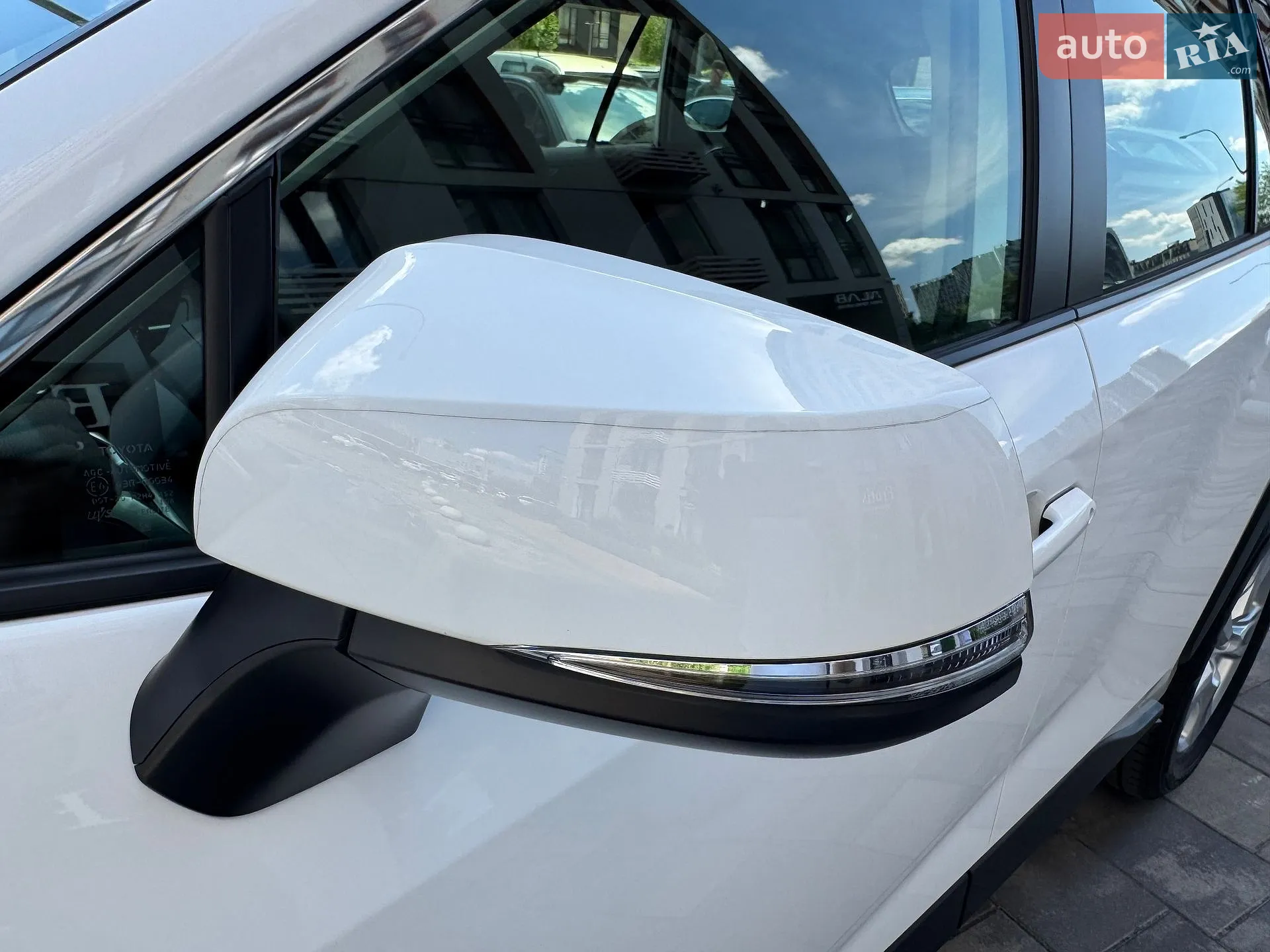 2020 Toyota RAV 4 - мініатюра 8