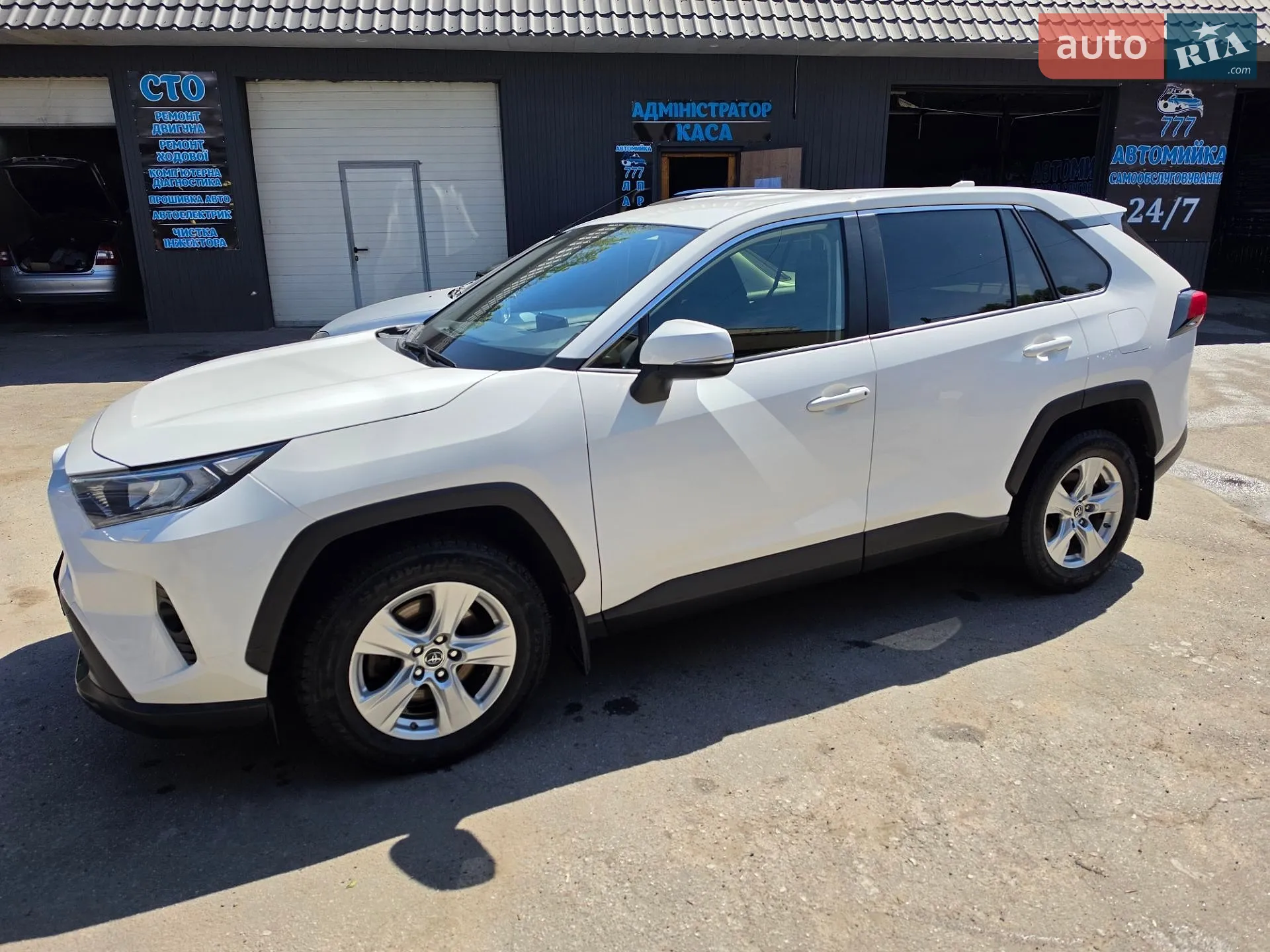 2019 Toyota RAV 4 - фото 1