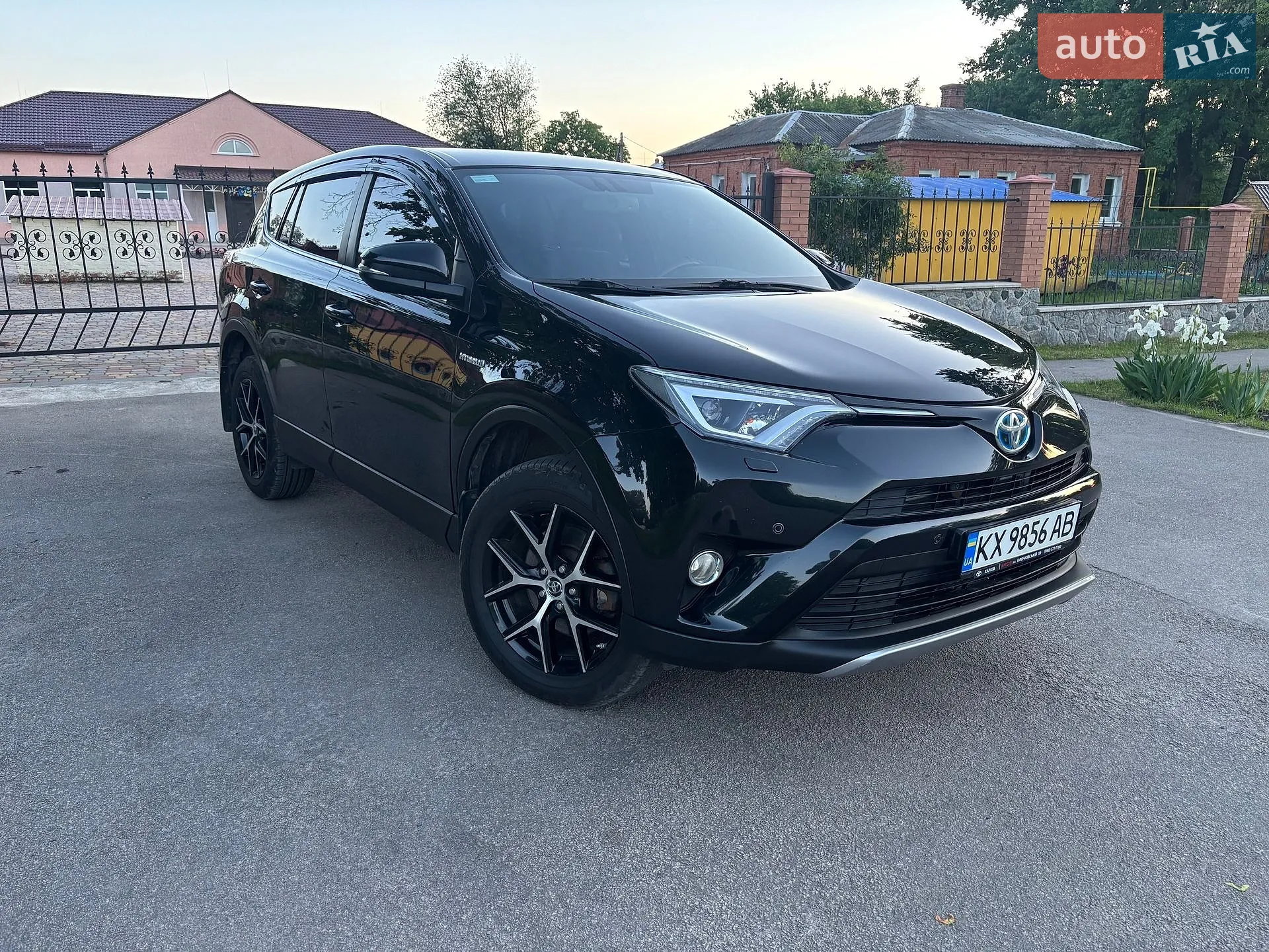 2016 Toyota RAV 4 - фото 1