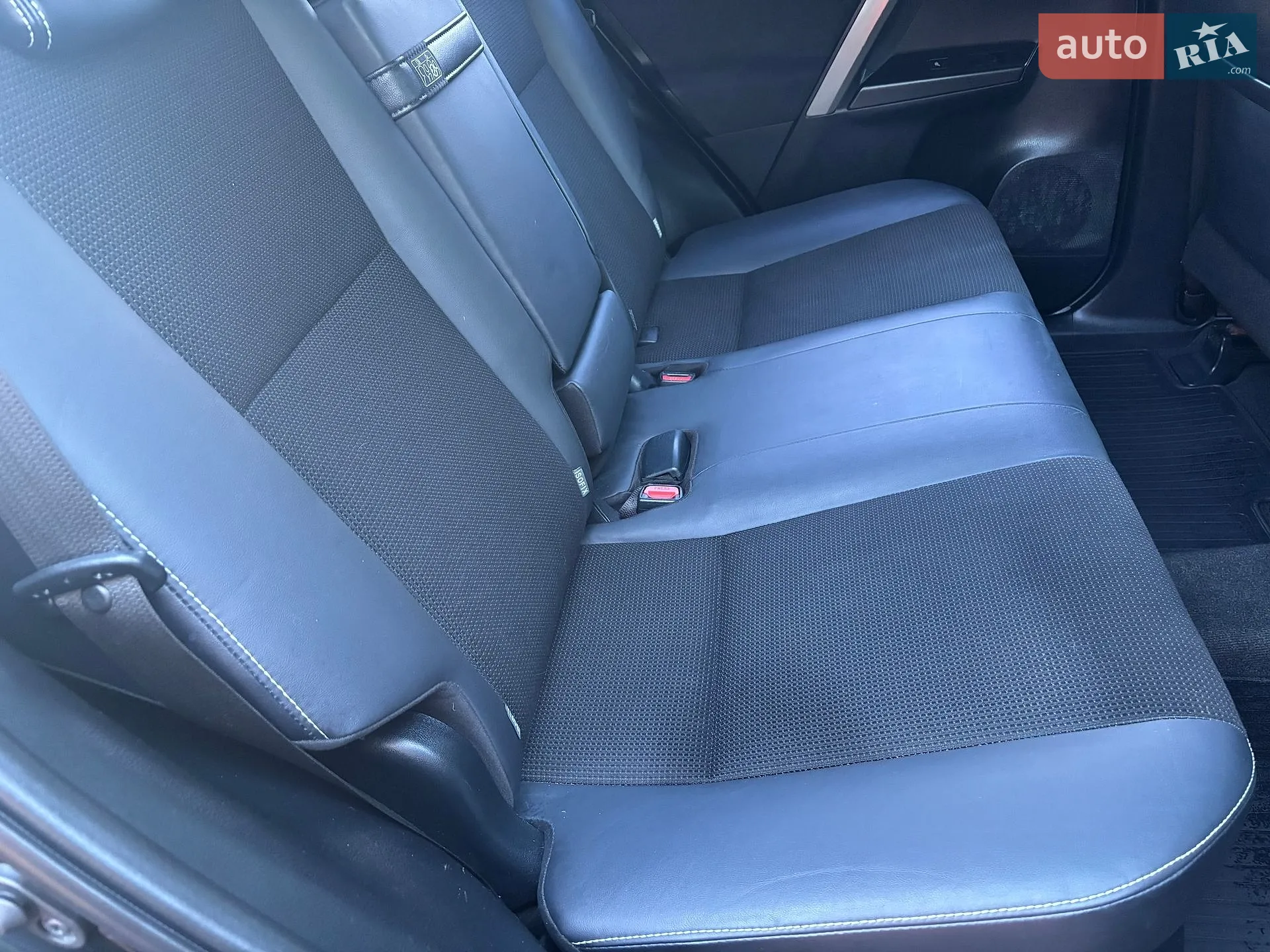 2016 Toyota RAV 4 - мініатюра 10