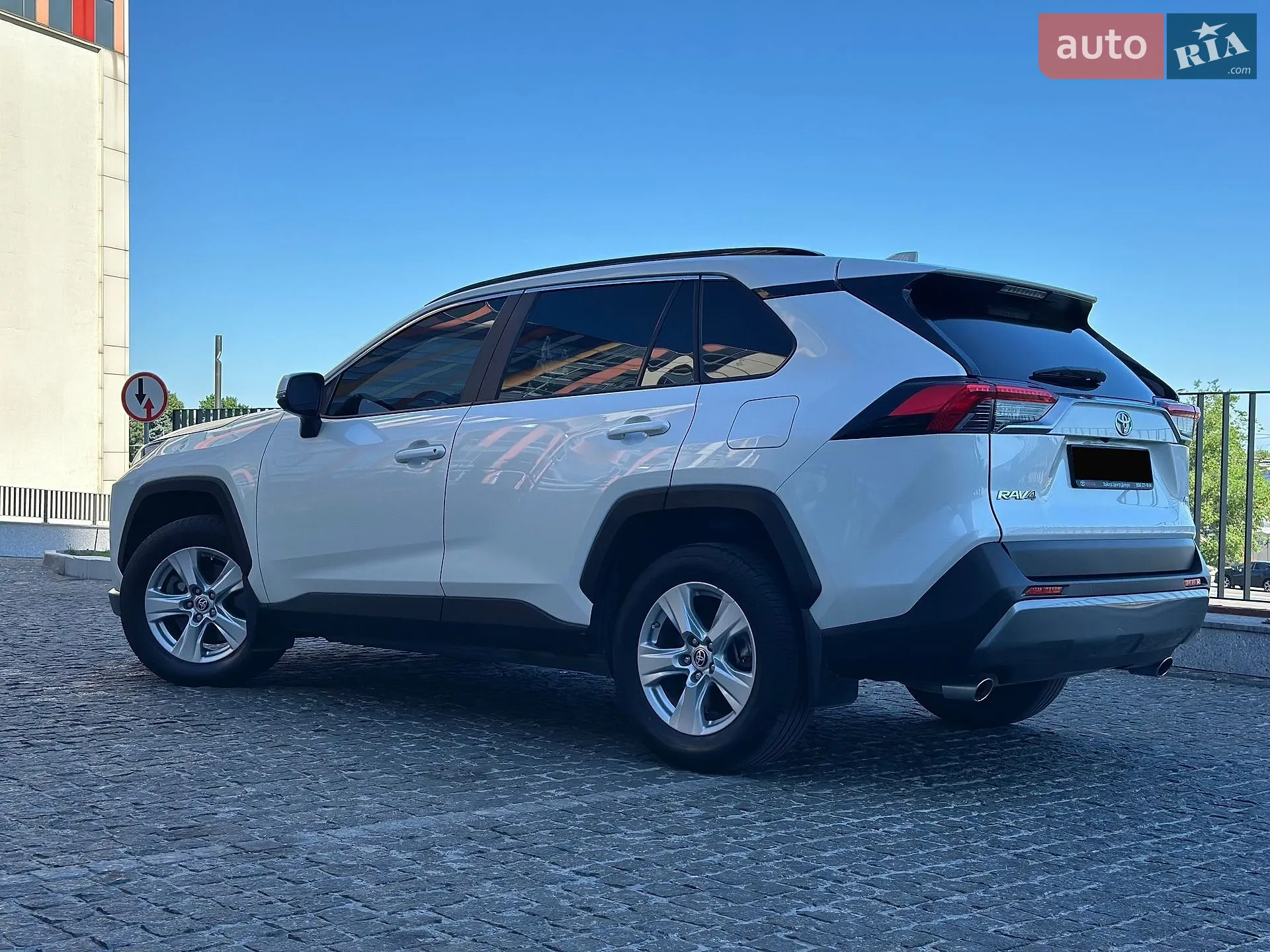2019 Toyota RAV 4 - мініатюра 8