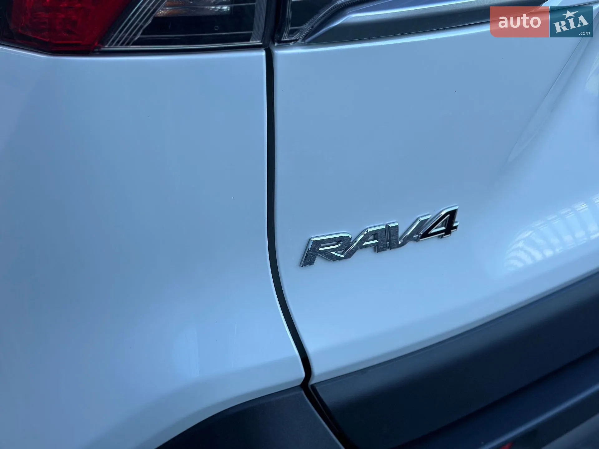 2019 Toyota RAV 4 - мініатюра 18