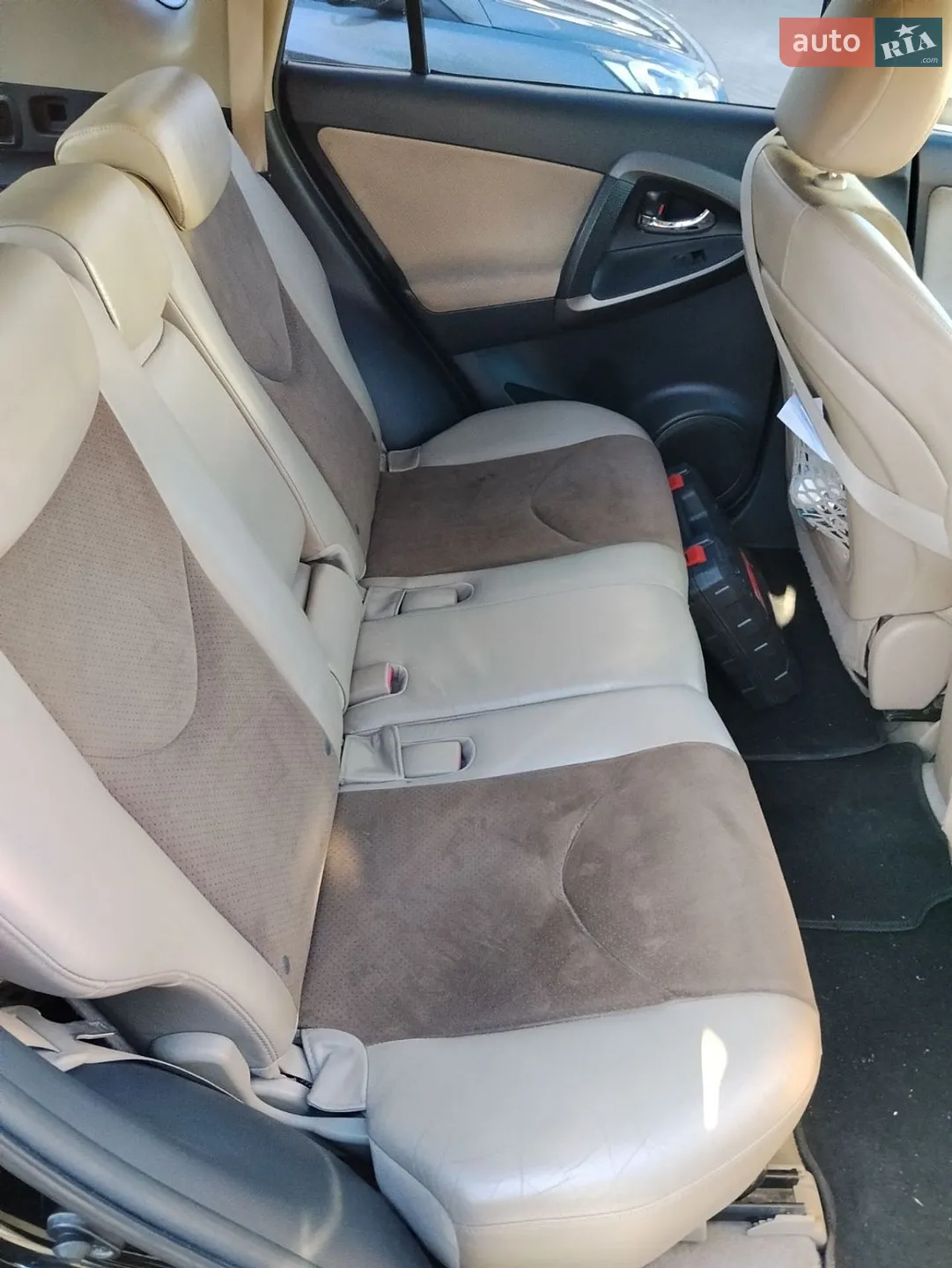 2010 Toyota RAV 4 - мініатюра 4