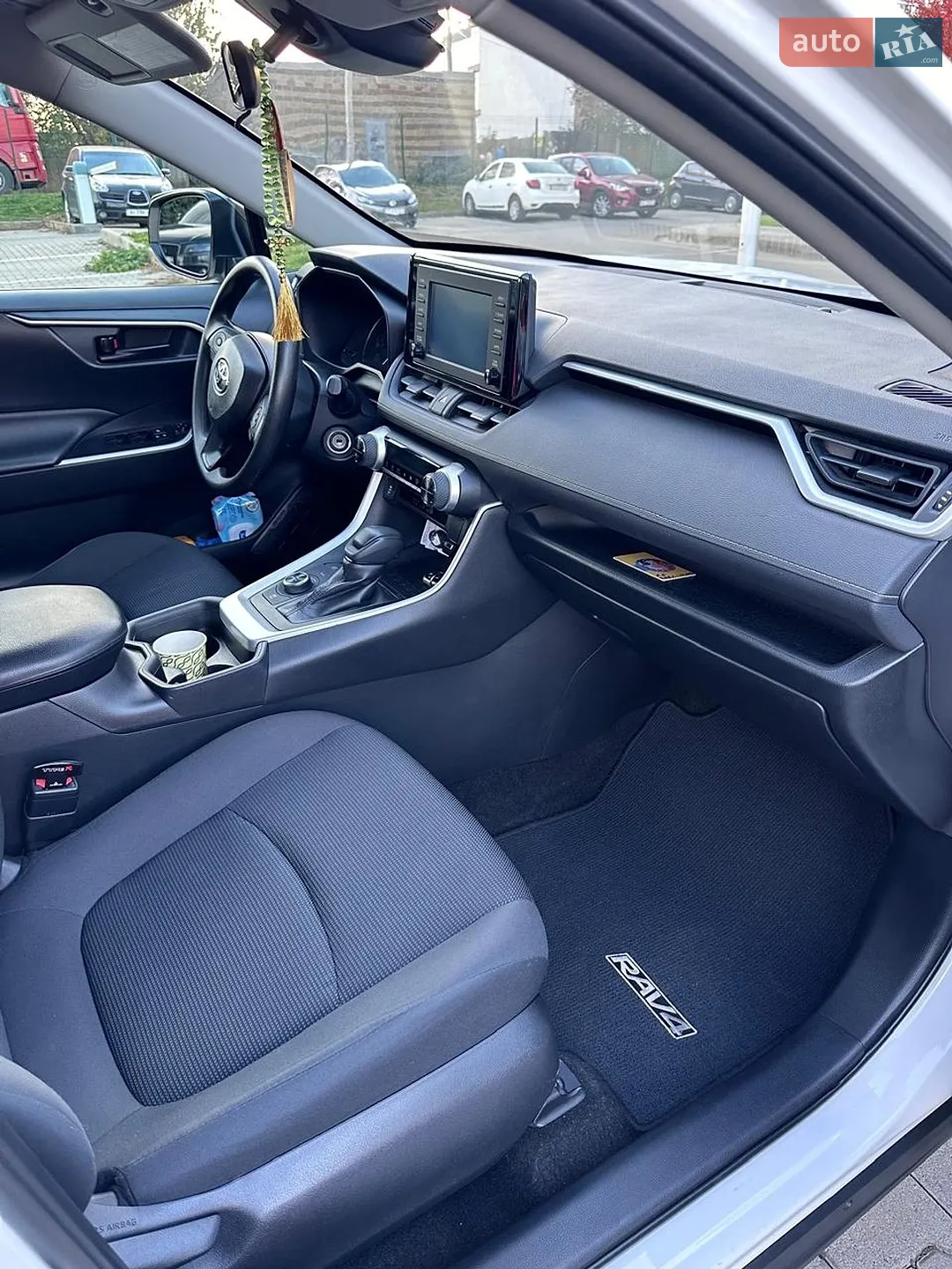 2019 Toyota RAV 4 - мініатюра 9