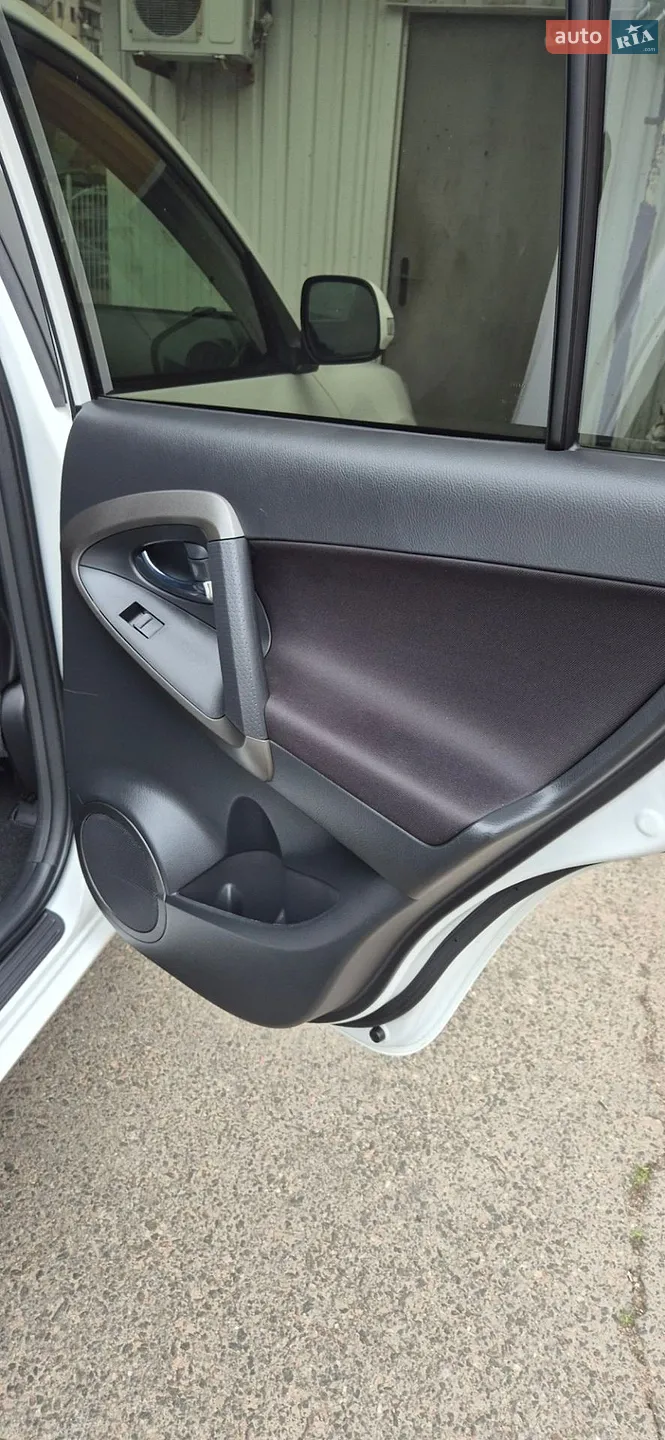 2012 Toyota RAV 4 - мініатюра 18